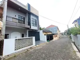 Dijual Rumah 4 Kamar Tidur di Utara Monumen Jogja Kembali Dekat Kampus UGM Bagus