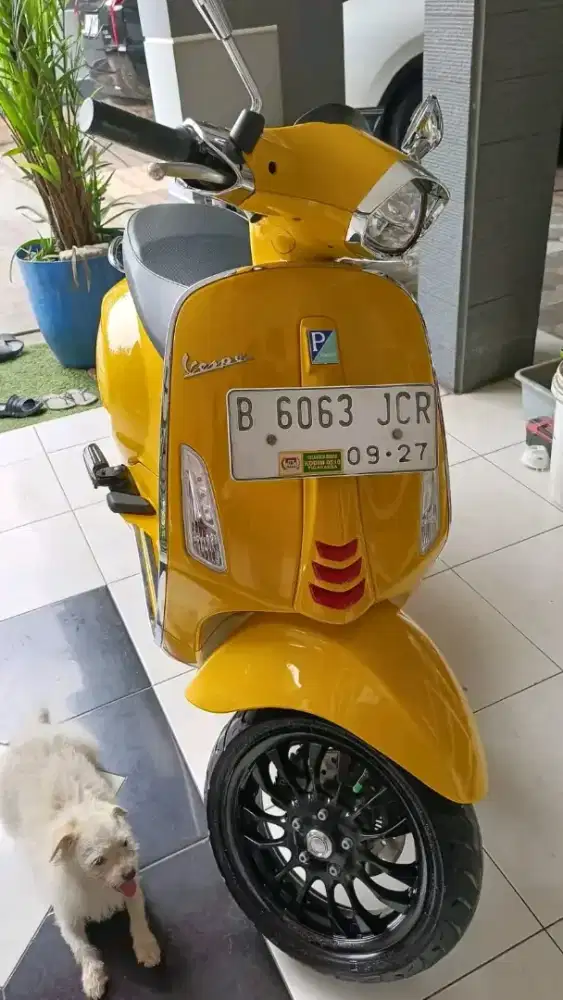 Vespa Sprint 155ABS Yellow Rare Items