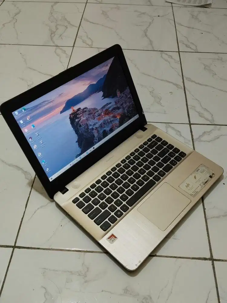 laptop ASUS X441B Series