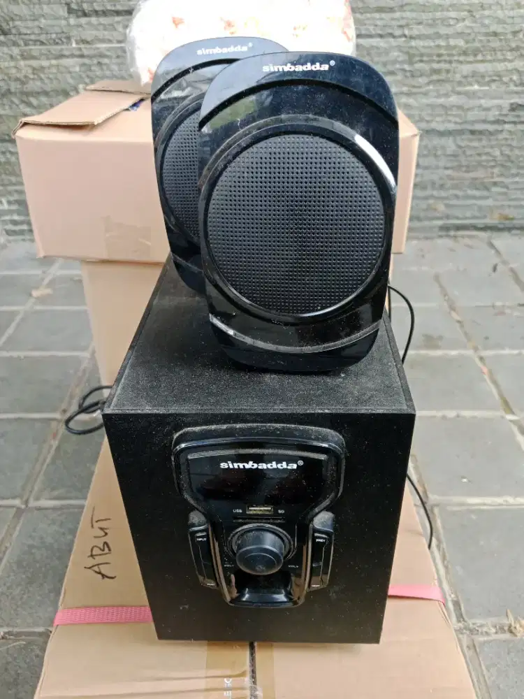 Speaker Komputer Simbadda Kondisi Bagus