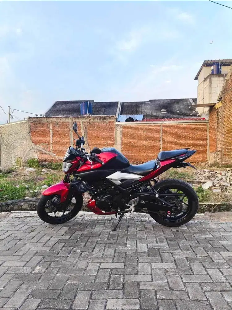 Jual yamaha mt25 merah thn 2015