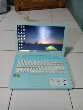 Asus i3 dual VGA DDR 4 4Gb siap pakai