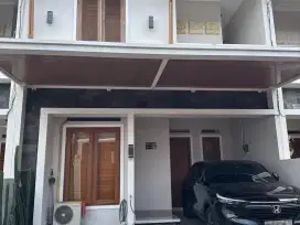 GRESS SPT BARU.! RUMAH KEREN DLM TOWNHOUSE LRT - JATIBENING