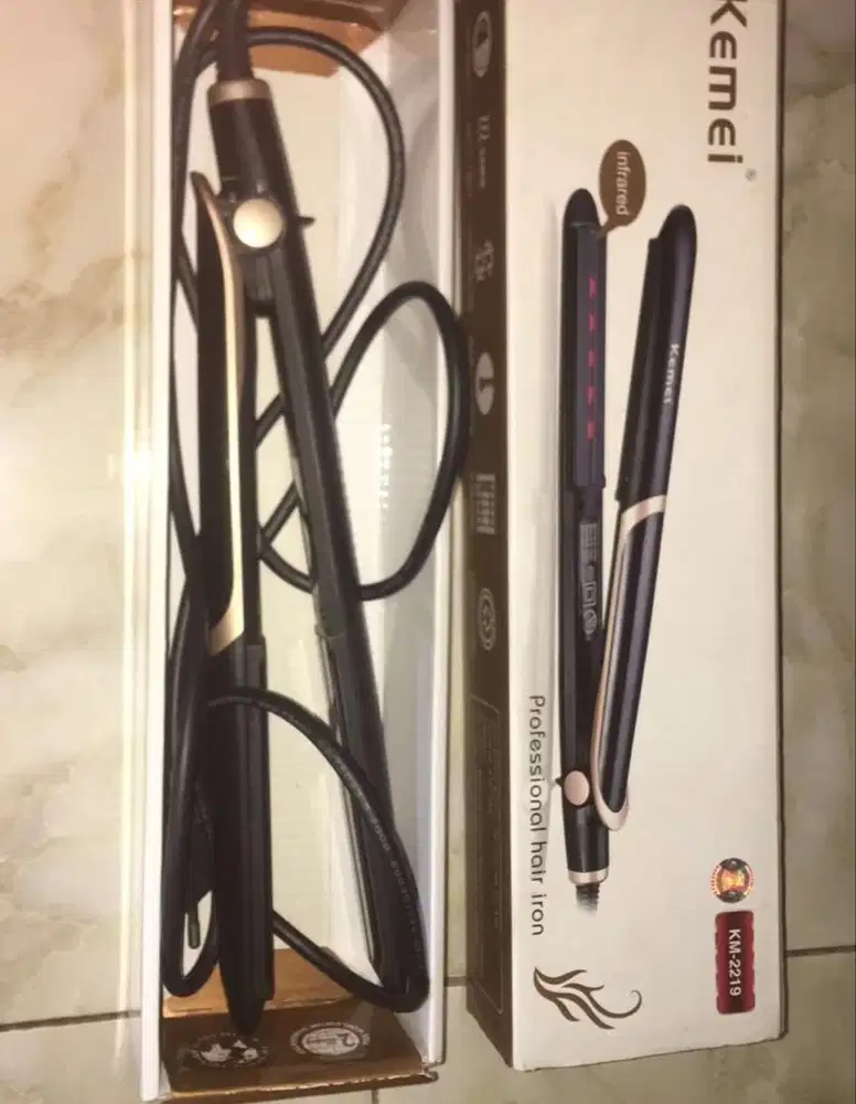 Catokan rambut KEMEI