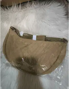 Tas Bahu Mini Bulat Uniqlo Masih Bagus Dan Baru