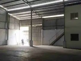 sewa gudang tropodo dkt Superindo bangunan baru renovasi