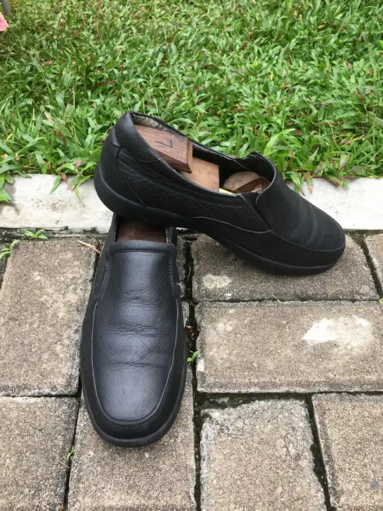 Sepatu Second Original Slip On Pria Larrie