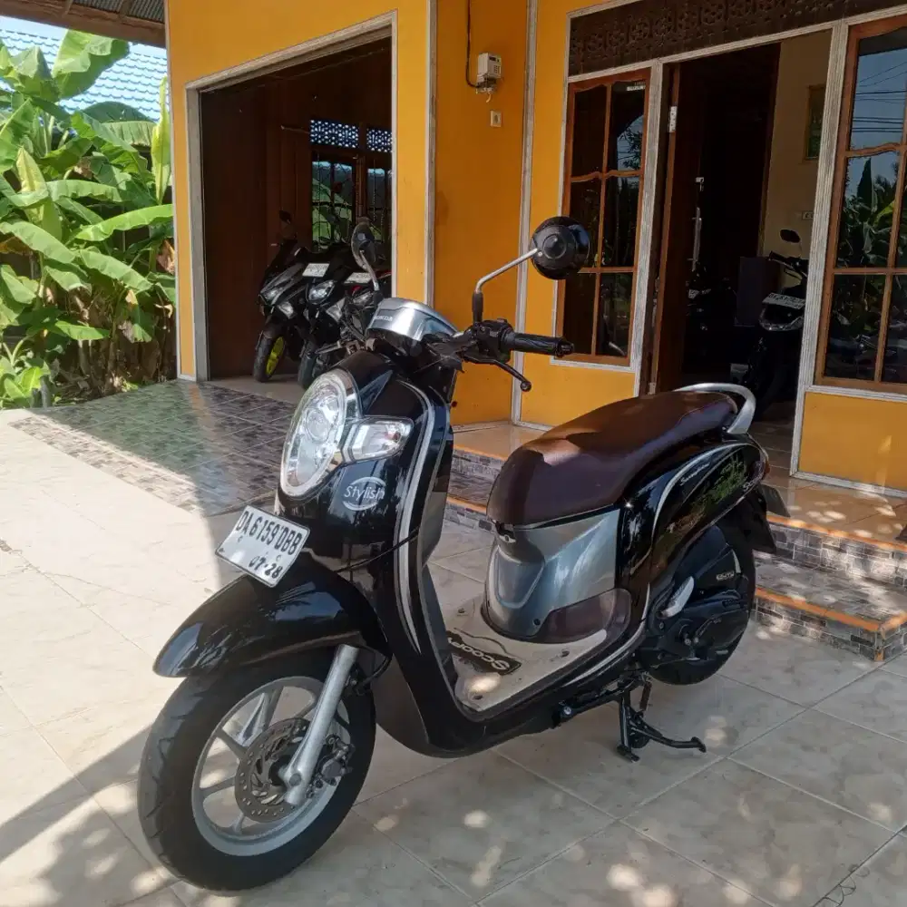 Scoopy Tahun 2018 stylish