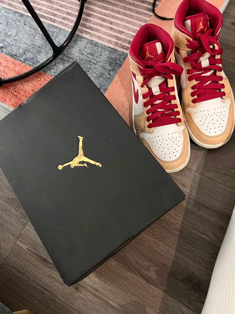 Nike Air Jordan Mid Beige Red SIZE 41 - Sneakers Preloved Unisex