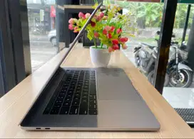 Macbook Pro 2019 (A1990) 15'' Core i9 RAM 32GB/1TB Touch Bar