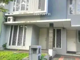 Rumah 2 Lantai Depan Taman Bintaro Sektor 9 (16754)