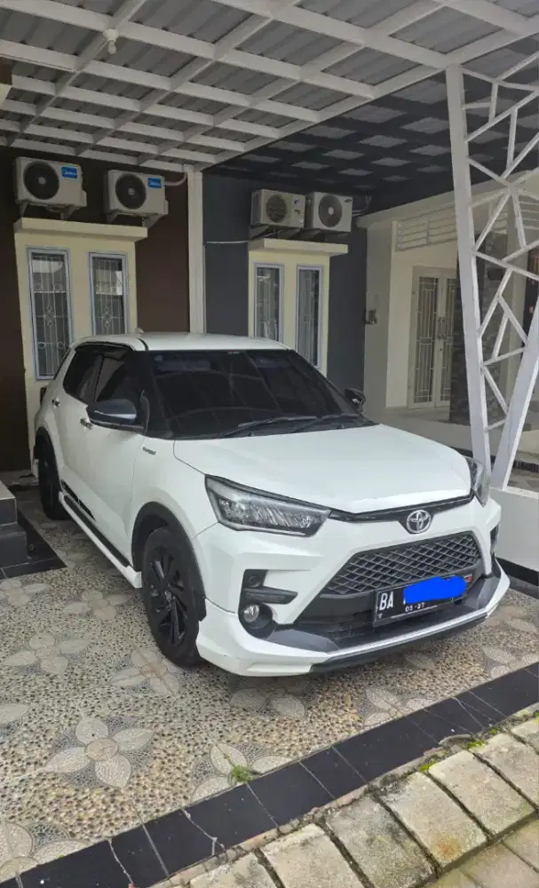 Toyota Raize type tertinggi KM rendah, pajak hidup, mobil terawat