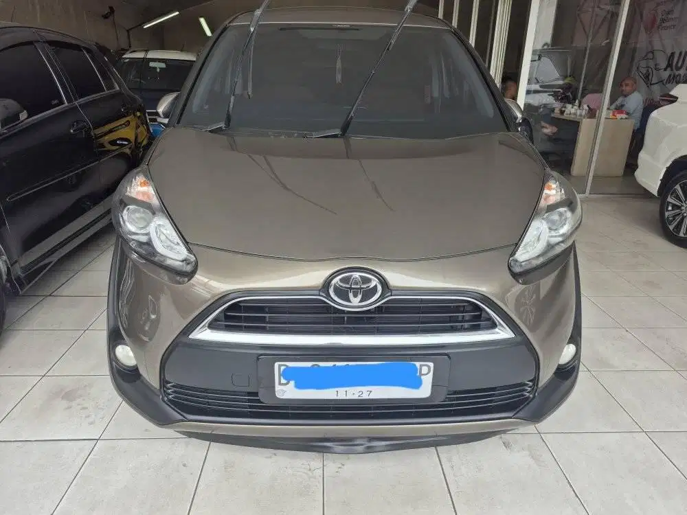TOYOTA SIENTA V MATIC 2017 COKLAT