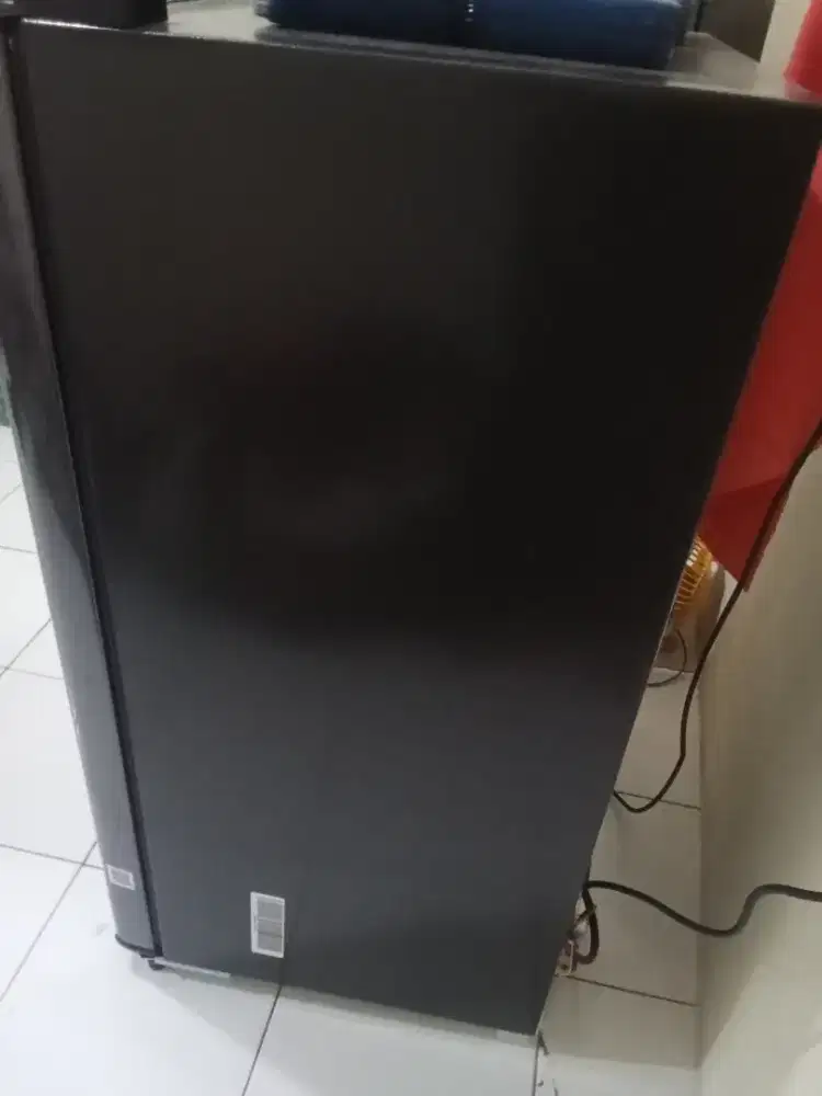 Kulkas 1 pintu merek sharp