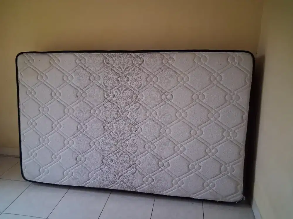 Spring bed bekas layak pakai
