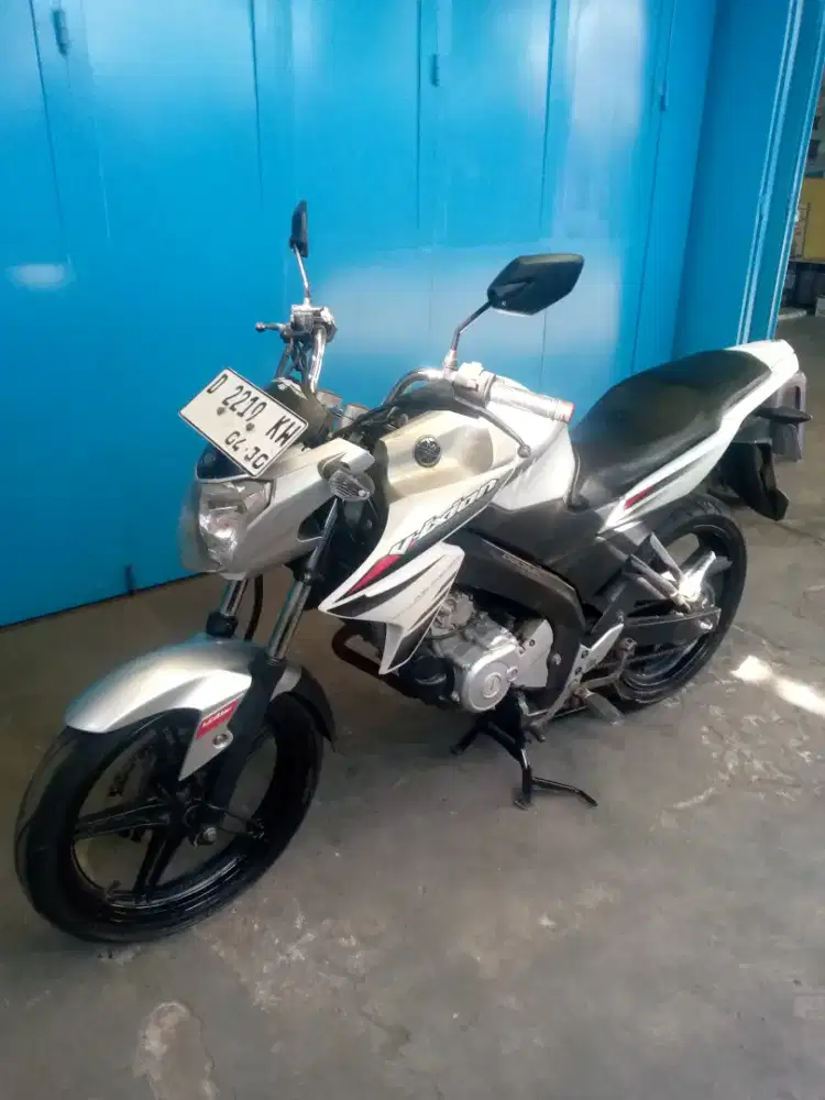 Jual Yamaha Vixion new 2017 surat lengkap pajak panjang mesin bagus
