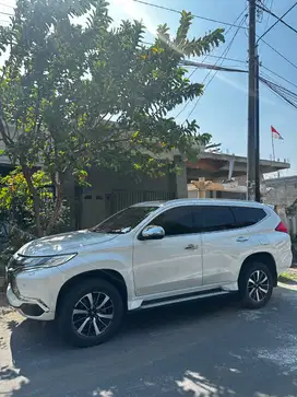 Dijual mobil pajero sport dakar 4X2 AT 2018 putih