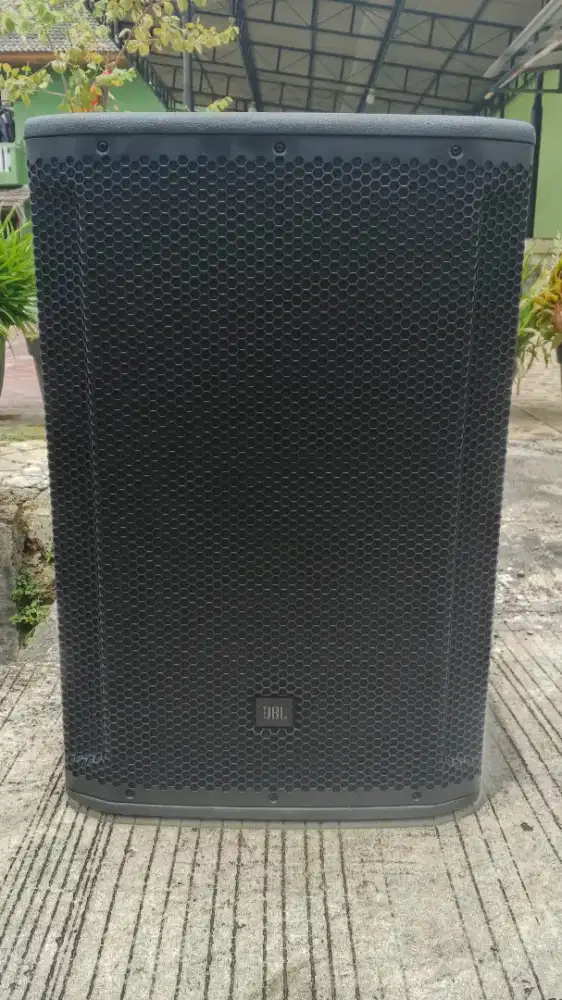 1 unit speaker aktif JBL SRX815P 15 inch