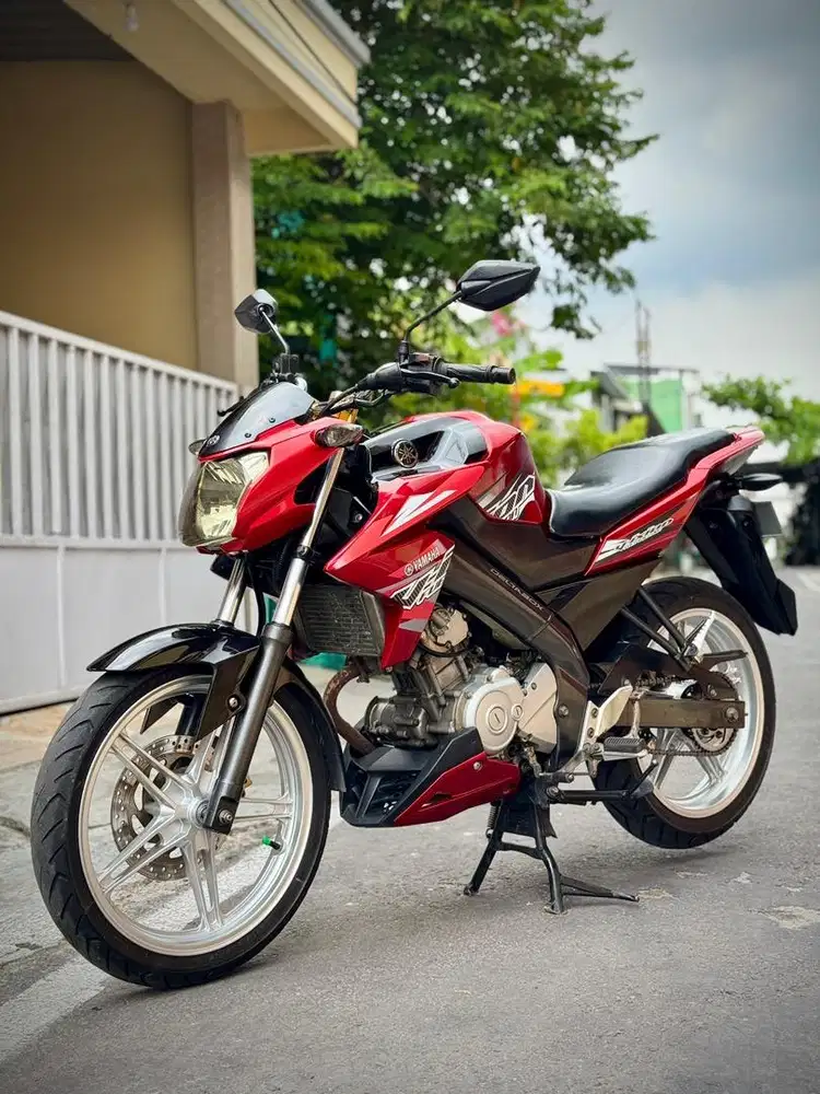 New Vixion 150 RED TOP CONDITION
