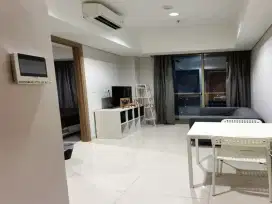 Disewakan 1 BR Apartemen Taman Anggrek Residences Dekat Mall TA Full Furnish Jakarta Barat