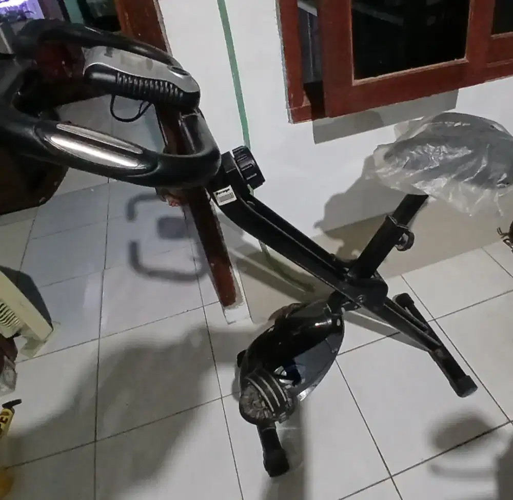 Dijual sepeda statis, merk Berwyn Ns- 654