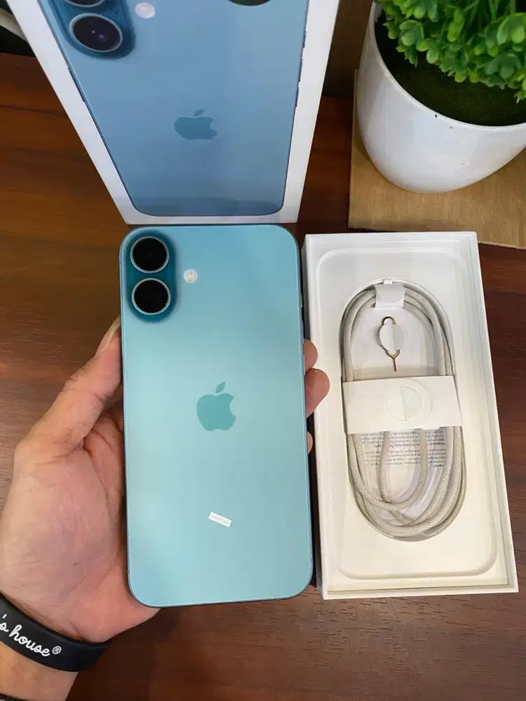 iPhone 16 Plus 128 Teal iBox Garansi sampai 2 mei 2026