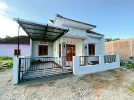 RUMAH BARU SIAP HUNI 3 KAMAR LOKASI STRATEGIS DI SLEMAN TIMUR