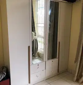 Dijual Lemari 4 Pintu