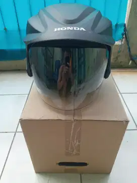 Helm Honda masih baru