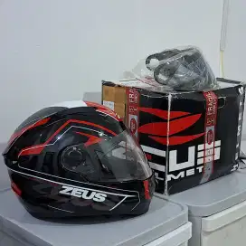 Helm Zeus Fullface Premium Black Red ukuran L / helm motor full face