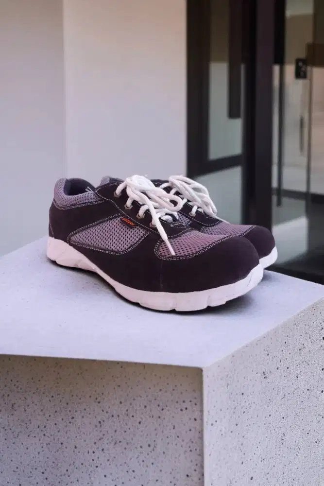 Supplier sepatu boots untuk pria Malang