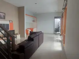 Rumah Full Furnished Udara Sejuk di Pondok Hijau