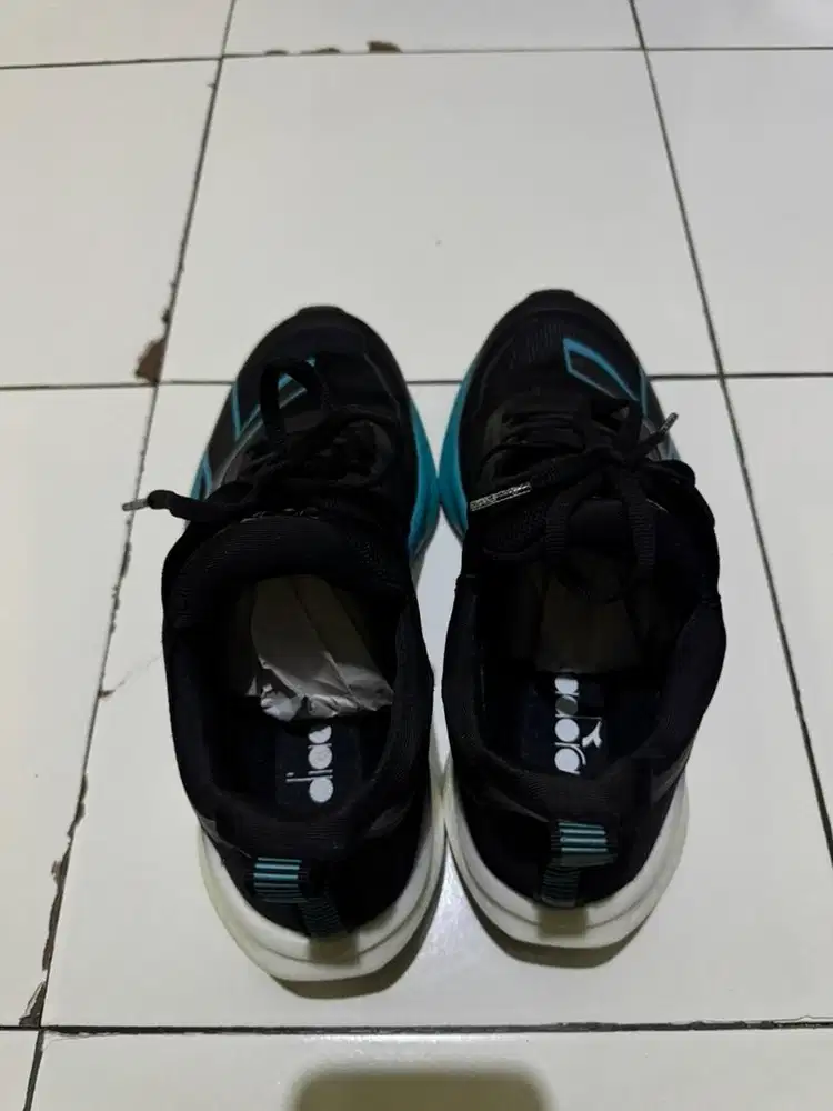 Sepatu Diadora Nizuno