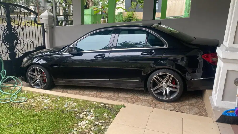 Mercedes-Benz C200 2012 Bensin