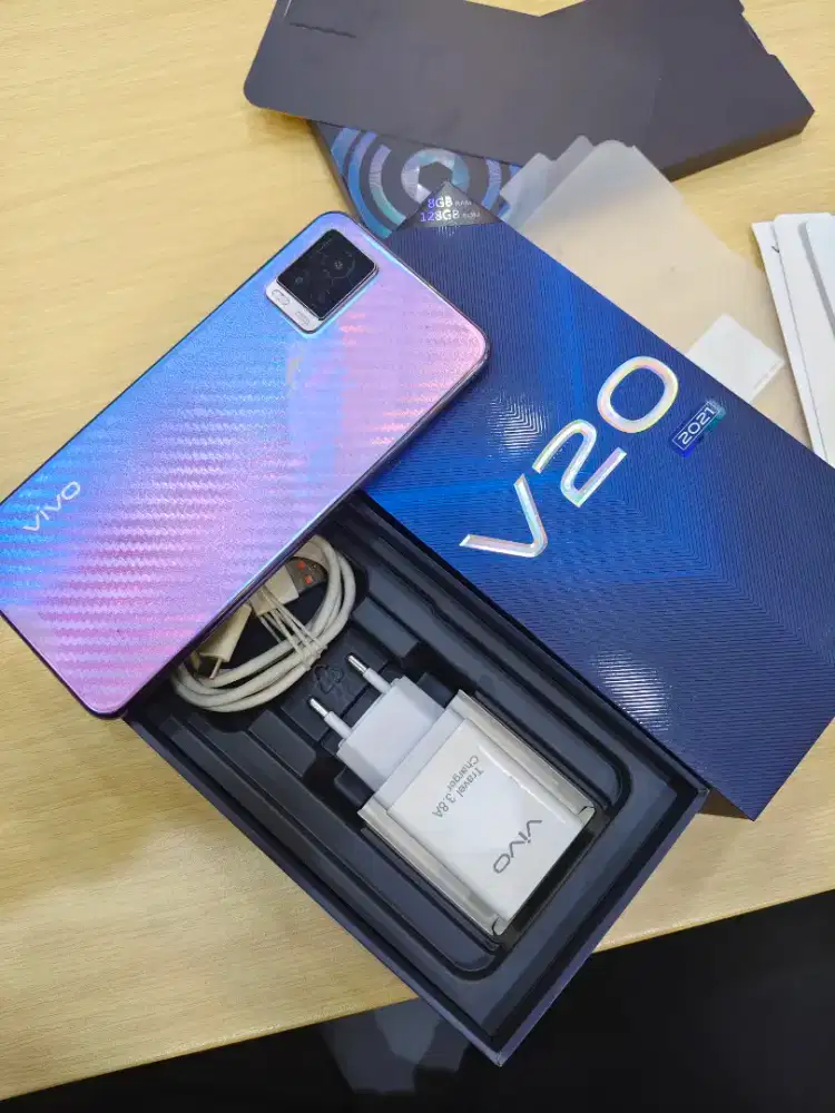 Vivo V20 ram 8+4/128