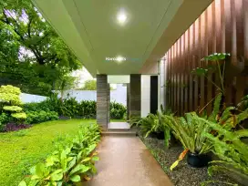 Disewakan Rumah Mewah di Senopati Kebayoran Baru