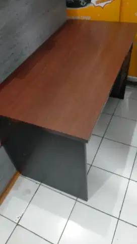 Dijual Meja Kantor Bekas