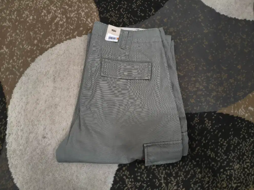 LEVI'S CARGO SIZE 30 NEW ORIGINAL