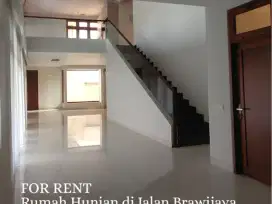 FOR RENT Rumah Hunian di Jalan Brawijaya