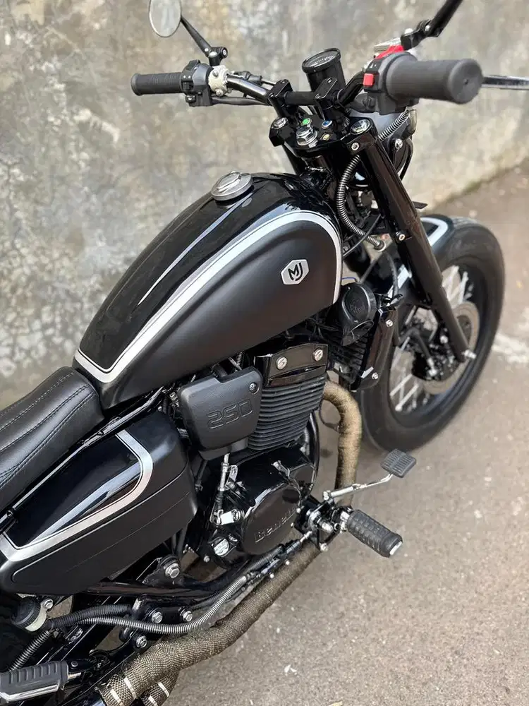 Benelli PE 250 2021 Low KM - Custom Bobber