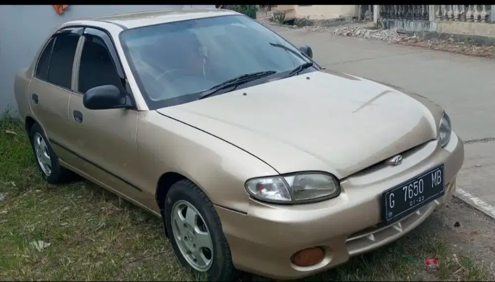 Hyundai accent gls tahun 2000