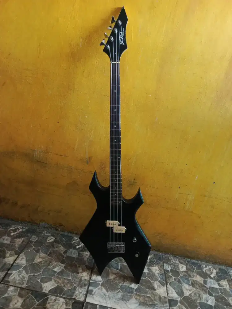 bass gitar B.C Rich warlockwar MIC (normal)