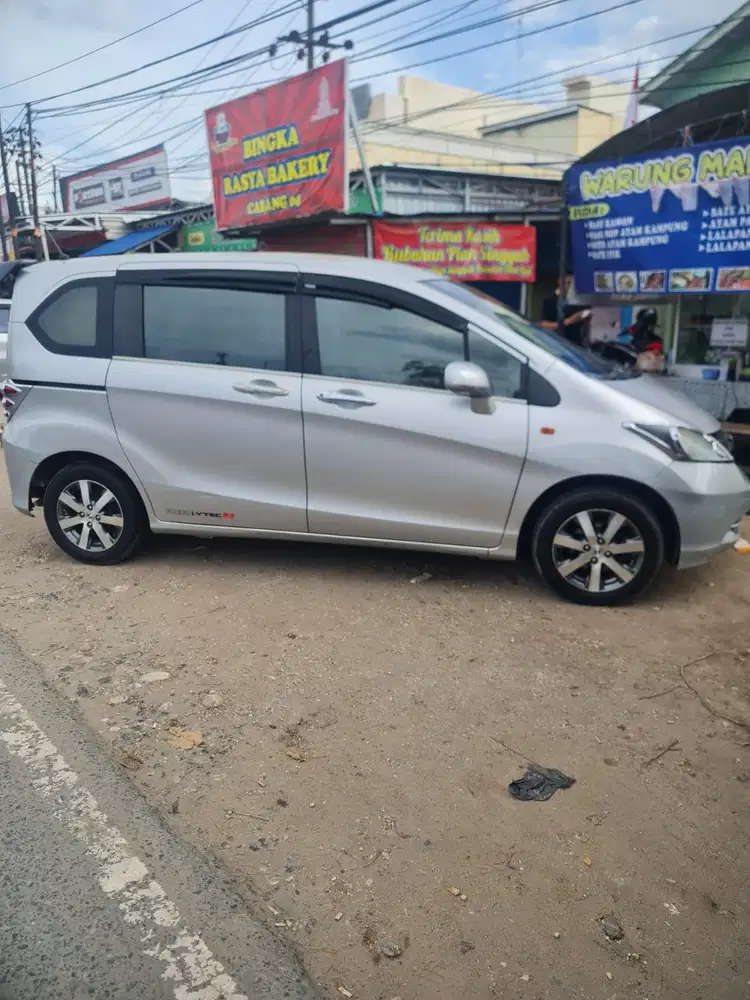 Honda Freed 2012 Bensin