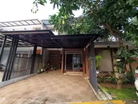 DIJUAL CEPAT! Rumah 2 Lantai Semi Furnished SHM di Golden Park BSD