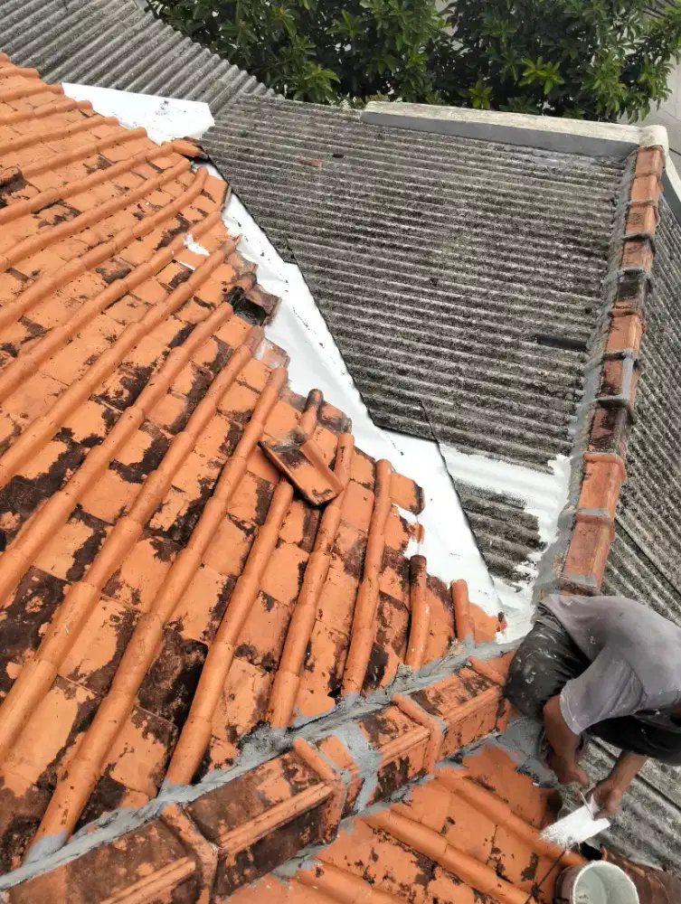 Tukang atap bocor ganti atap rumah