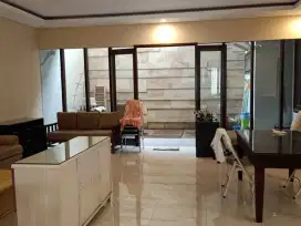 Bangunan 2 Lantai Rumah Darmo Permai Selatan - Harga bisa Nego