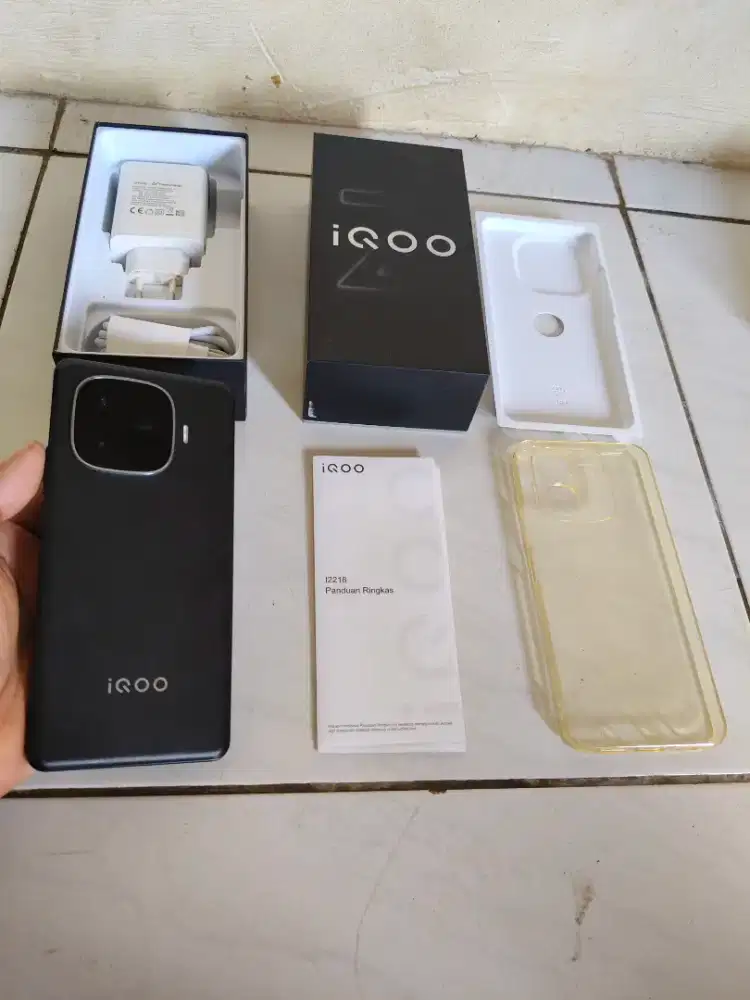 Iqoo z9 5g 8/128 garansi resmi baterai healt 100 persen