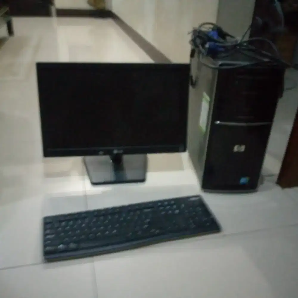 PC fullset kondisi masih mulus dan masih beroperasi