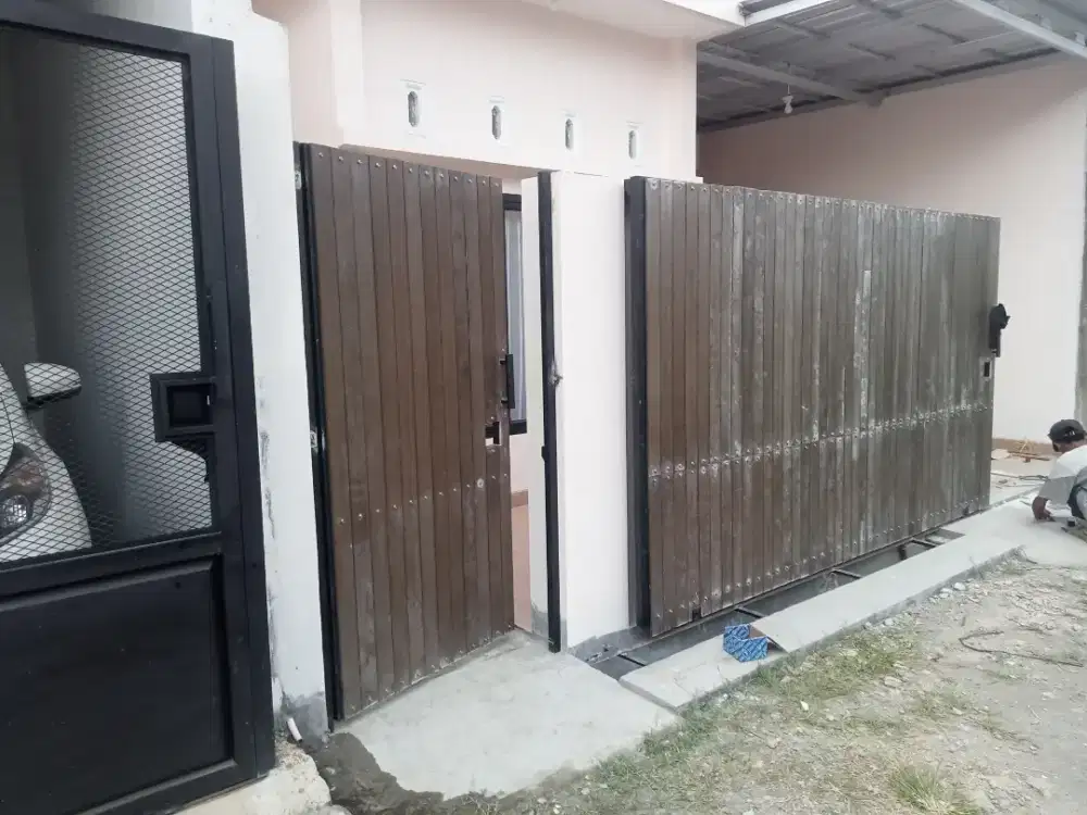 Pintu gerbang dorong