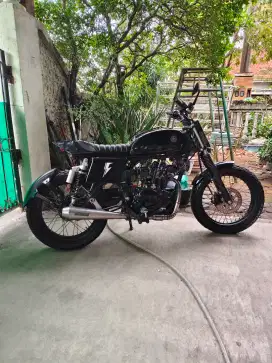 W175 Flat tracker custom by Katros Garage